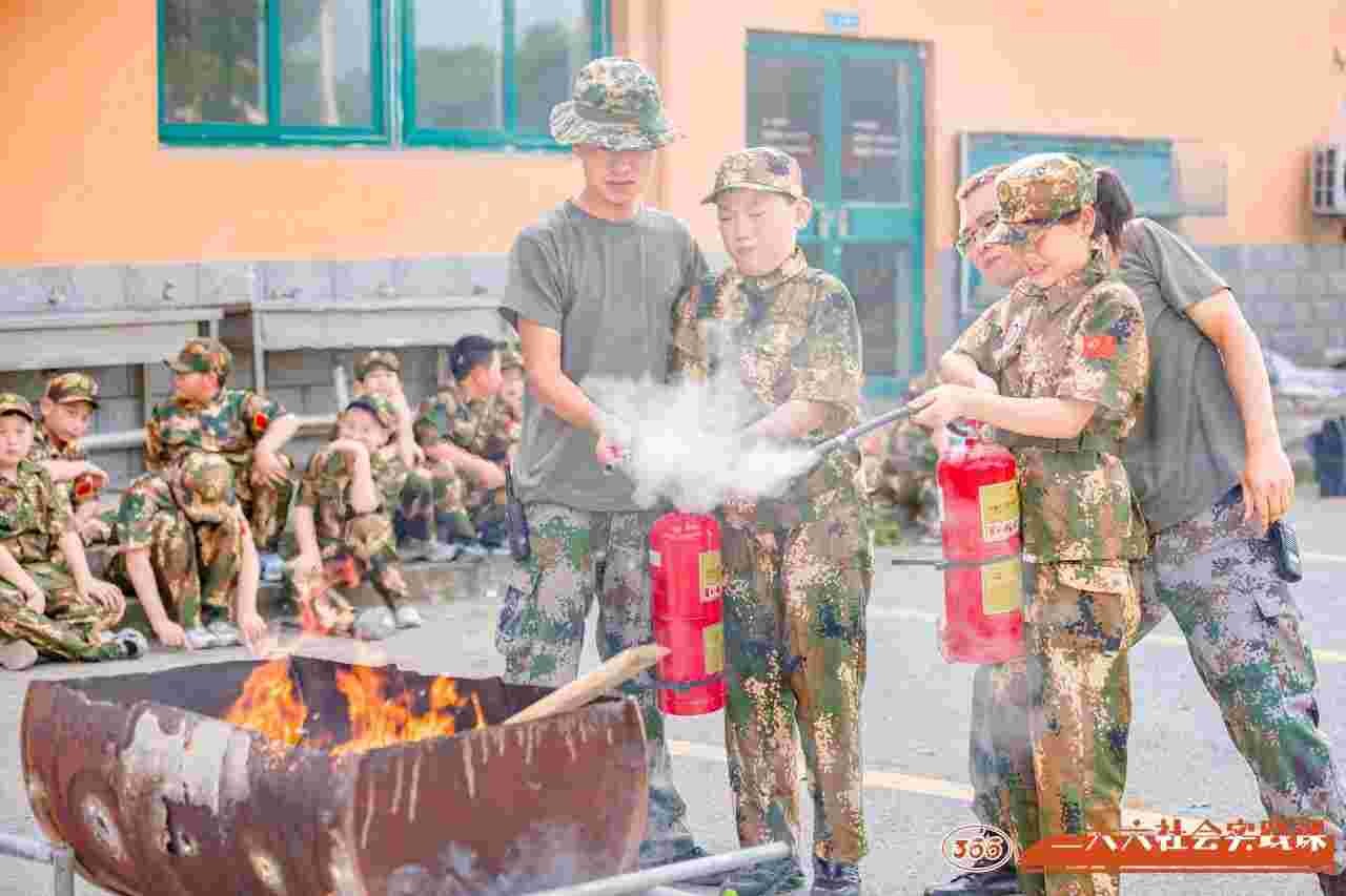 苏州三六六青少年社会实践暑期夏令营户外拓展军事训练体验活动图3